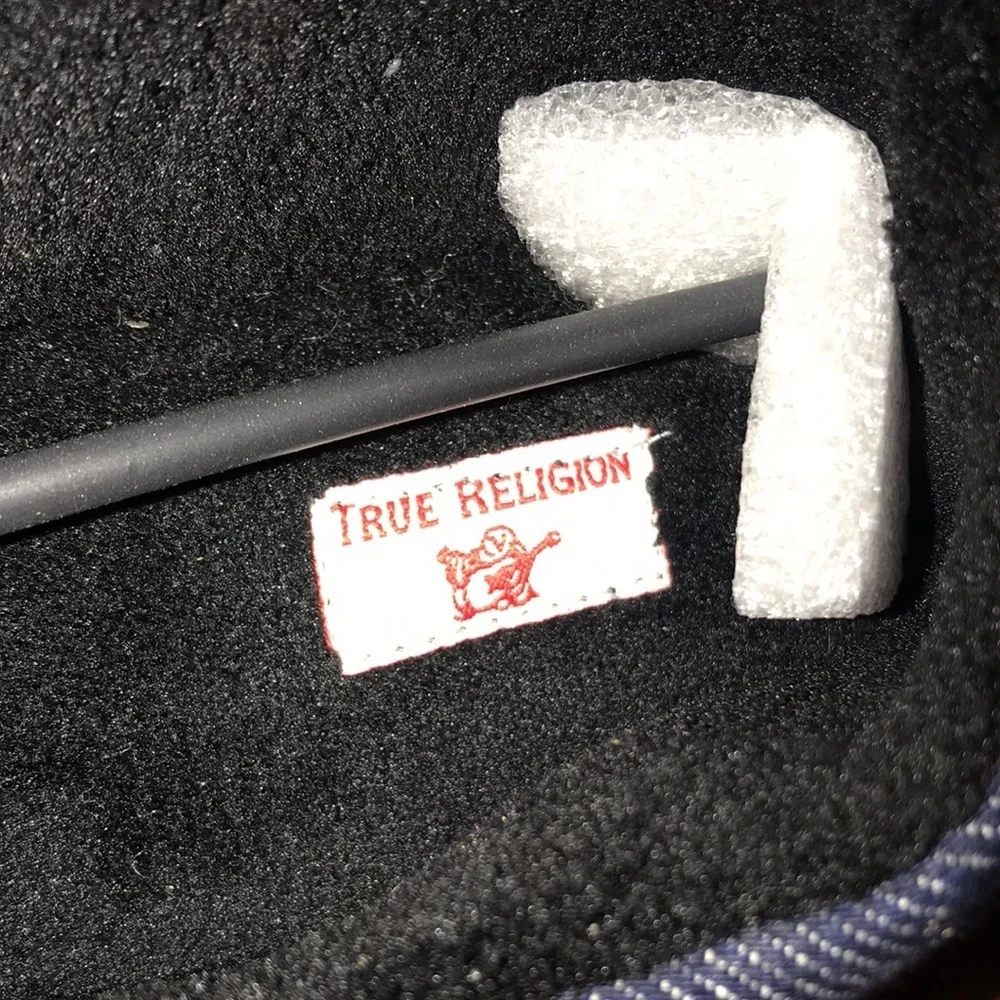 NWOT Men’s True Religion Slippers